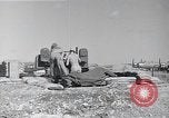 Standbild Besatzungsmitglieder Saipan Nördliche Marianen, 1945, aus Sekunde 33 historischem Filmmaterial Videoclip 65675036230