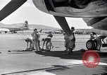 Standbild Besatzungsmitglieder Saipan Nördliche Marianen, 1945, aus Sekunde 51 historischem Filmmaterial Videoclip 65675036230