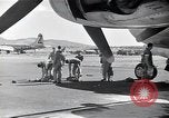 Standbild Besatzungsmitglieder Saipan Nördliche Marianen, 1945, aus Sekunde 52 historischem Filmmaterial Videoclip 65675036230