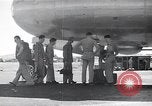 Standbild Besatzungsmitglieder Saipan Nördliche Marianen, 1945, aus Sekunde 58 historischem Filmmaterial Videoclip 65675036230
