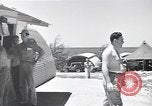 Standbild USA Airmen Saipan Nördliche Marianen, 1945, aus Sekunde 25 historischem Filmmaterial Videoclip 65675036232