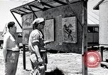 Standbild USA Airmen Saipan Nördliche Marianen, 1945, aus Sekunde 29 historischem Filmmaterial Videoclip 65675036232
