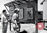 Standbild USA Airmen Saipan Nördliche Marianen, 1945, aus Sekunde 30 historischem Filmmaterial Videoclip 65675036232