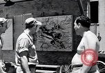 Standbild USA Airmen Saipan Nördliche Marianen, 1945, aus Sekunde 42 historischem Filmmaterial Videoclip 65675036232