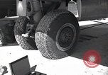 Standbild USA Besatzungsmitglieder Insel Tinian Marianen, 1944, aus Sekunde 45 historischem Filmmaterial Videoclip 65675036234