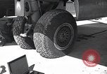 Standbild USA Besatzungsmitglieder Insel Tinian Marianen, 1944, aus Sekunde 50 historischem Filmmaterial Videoclip 65675036234