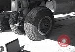 Standbild USA Besatzungsmitglieder Insel Tinian Marianen, 1944, aus Sekunde 53 historischem Filmmaterial Videoclip 65675036234