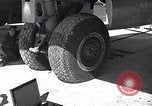 Standbild USA Besatzungsmitglieder Insel Tinian Marianen, 1944, aus Sekunde 54 historischem Filmmaterial Videoclip 65675036234