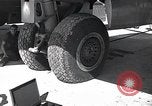 Standbild USA Besatzungsmitglieder Insel Tinian Marianen, 1944, aus Sekunde 55 historischem Filmmaterial Videoclip 65675036234