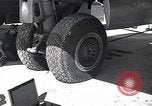 Standbild USA Besatzungsmitglieder Insel Tinian Marianen, 1944, aus Sekunde 56 historischem Filmmaterial Videoclip 65675036234