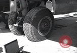 Standbild USA Besatzungsmitglieder Insel Tinian Marianen, 1944, aus Sekunde 57 historischem Filmmaterial Videoclip 65675036234
