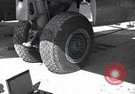 Standbild USA Besatzungsmitglieder Insel Tinian Marianen, 1944, aus Sekunde 58 historischem Filmmaterial Videoclip 65675036234