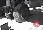 Standbild USA Besatzungsmitglieder Insel Tinian Marianen, 1944, aus Sekunde 61 historischem Filmmaterial Videoclip 65675036234