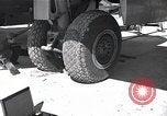 Standbild USA Besatzungsmitglieder Insel Tinian Marianen, 1944, aus Sekunde 62 historischem Filmmaterial Videoclip 65675036234