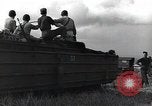 Standbild amphibische Fahrzeug Insel Tinian Marianen, 1944, aus Sekunde 19 historischem Filmmaterial Videoclip 65675036236