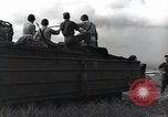 Standbild amphibische Fahrzeug Insel Tinian Marianen, 1944, aus Sekunde 20 historischem Filmmaterial Videoclip 65675036236