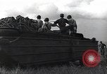 Standbild amphibische Fahrzeug Insel Tinian Marianen, 1944, aus Sekunde 22 historischem Filmmaterial Videoclip 65675036236