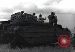 Standbild amphibische Fahrzeug Insel Tinian Marianen, 1944, aus Sekunde 24 historischem Filmmaterial Videoclip 65675036236