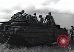 Standbild amphibische Fahrzeug Insel Tinian Marianen, 1944, aus Sekunde 27 historischem Filmmaterial Videoclip 65675036236