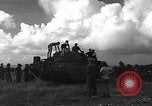 Standbild amphibische Fahrzeug Insel Tinian Marianen, 1944, aus Sekunde 32 historischem Filmmaterial Videoclip 65675036236