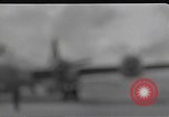 Standbild B-29 Bomber take off Saipan Nördliche Marianen, 1944, aus Sekunde 4 historischem Filmmaterial Videoclip 65675036242