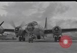 Standbild B-29 Bomber take off Saipan Nördliche Marianen, 1944, aus Sekunde 14 historischem Filmmaterial Videoclip 65675036242