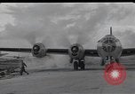 Standbild B-29 Bomber take off Saipan Nördliche Marianen, 1944, aus Sekunde 20 historischem Filmmaterial Videoclip 65675036242