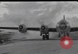 Standbild B-29 Bomber take off Saipan Nördliche Marianen, 1944, aus Sekunde 22 historischem Filmmaterial Videoclip 65675036242