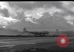 Standbild B-29 Bomber take off Saipan Nördliche Marianen, 1944, aus Sekunde 29 historischem Filmmaterial Videoclip 65675036242