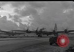 Standbild B-29 Bomber take off Saipan Nördliche Marianen, 1944, aus Sekunde 31 historischem Filmmaterial Videoclip 65675036242