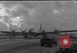Standbild B-29 Bomber take off Saipan Nördliche Marianen, 1944, aus Sekunde 36 historischem Filmmaterial Videoclip 65675036242