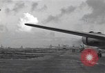 Standbild B-29 Bomber take off Saipan Nördliche Marianen, 1944, aus Sekunde 60 historischem Filmmaterial Videoclip 65675036242