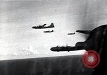 Standbild Bildung von B-29 Bomber Nagoya Japan, 1945, aus Sekunde 16 historischem Filmmaterial Videoclip 65675036244