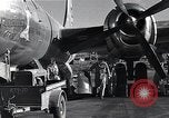 Immagine di Danneggiato B-29 bombardiere Saipan Isole Marianne Settentrionali, 1945, secondo 10 filmato di repertorio 65675036245