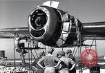 Immagine di Danneggiato B-29 bombardiere Saipan Isole Marianne Settentrionali, 1945, secondo 25 filmato di repertorio 65675036245