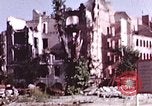 Standbild Zerstörte Gebäude aus der Schlacht um Berlin Berlin Deutschland, 1945, aus Sekunde 7 historischem Filmmaterial Videoclip 65675036257