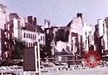 Standbild Zerstörte Gebäude aus der Schlacht um Berlin Berlin Deutschland, 1945, aus Sekunde 9 historischem Filmmaterial Videoclip 65675036257
