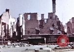 Standbild Zerstörte Gebäude aus der Schlacht um Berlin Berlin Deutschland, 1945, aus Sekunde 11 historischem Filmmaterial Videoclip 65675036257
