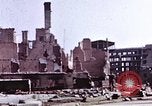 Standbild Zerstörte Gebäude aus der Schlacht um Berlin Berlin Deutschland, 1945, aus Sekunde 13 historischem Filmmaterial Videoclip 65675036257