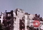Standbild Zerstörte Gebäude aus der Schlacht um Berlin Berlin Deutschland, 1945, aus Sekunde 36 historischem Filmmaterial Videoclip 65675036257