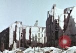 Standbild Zerstörte Gebäude aus der Schlacht um Berlin Berlin Deutschland, 1945, aus Sekunde 51 historischem Filmmaterial Videoclip 65675036257