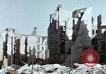 Standbild Zerstörte Gebäude aus der Schlacht um Berlin Berlin Deutschland, 1945, aus Sekunde 53 historischem Filmmaterial Videoclip 65675036257