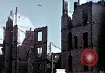 Standbild Zerstörte Gebäude aus der Schlacht um Berlin Berlin Deutschland, 1945, aus Sekunde 57 historischem Filmmaterial Videoclip 65675036257