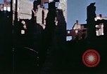 Standbild Zerstörte Gebäude aus der Schlacht um Berlin Berlin Deutschland, 1945, aus Sekunde 62 historischem Filmmaterial Videoclip 65675036257