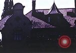 Immagine di La piccola casa bianca Berlino Germania, 1945, secondo 35 filmato di repertorio 65675036264