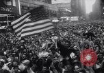 Image Célébration du Jour de la victoire à reddition du Japon New York City USA, 1945, de la seconde 60 séquences d'archives historiques vidéo 65675036267