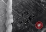 Standbild Bombenangriffe der Alliierten in Deutschland Deutschland, 1944, aus Sekunde 31 historischem Filmmaterial Videoclip 65675036272