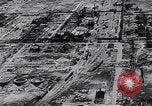 Standbild Völlige Zerstörung in Deutschland von den alliierten Bombenangriffe Deutschland, 1945, aus Sekunde 51 historischem Filmmaterial Videoclip 65675036273