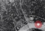 Standbild Bombardierung durch die alliierten Bomber Deutschland, 1945, aus Sekunde 16 historischem Filmmaterial Videoclip 65675036274