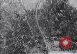 Standbild Bombardierung durch die alliierten Bomber Deutschland, 1945, aus Sekunde 20 historischem Filmmaterial Videoclip 65675036274